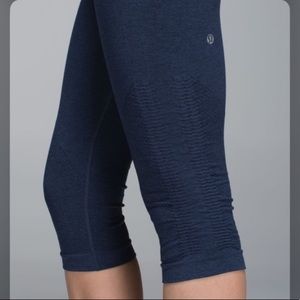 lululemon flow crop leggings blue